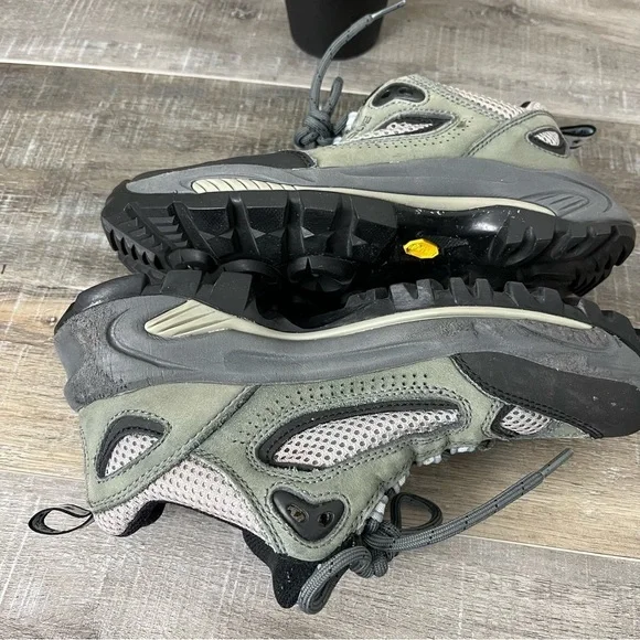 Vasque Olive Leather Nylon Low Top Hiking Shoe. Size 7 - Picture 11 of 11